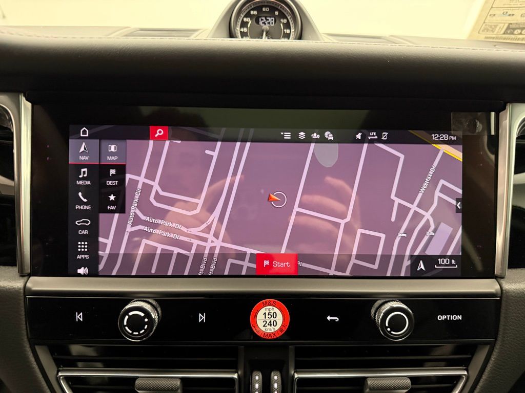 Thumbnail: 2026 Porsche Macan - 17