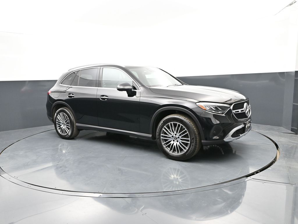2026 Mercedes-Benz GLC GLC 300 4MATIC's photo