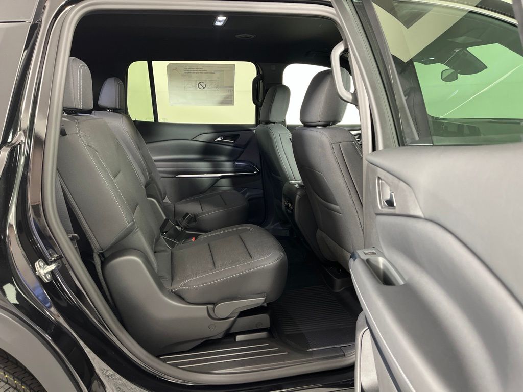 Thumbnail: 2027 Chevrolet Traverse - 14