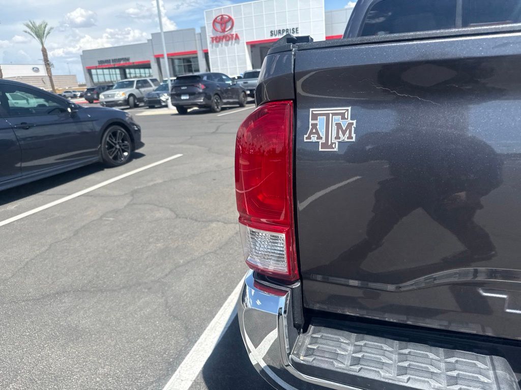 Used 2017 Gray Toyota SR5 image 6