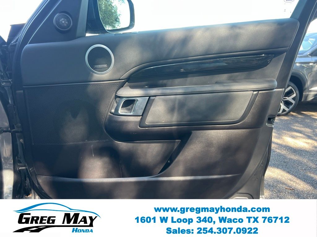 2019 Land Rover Discovery SE - 11