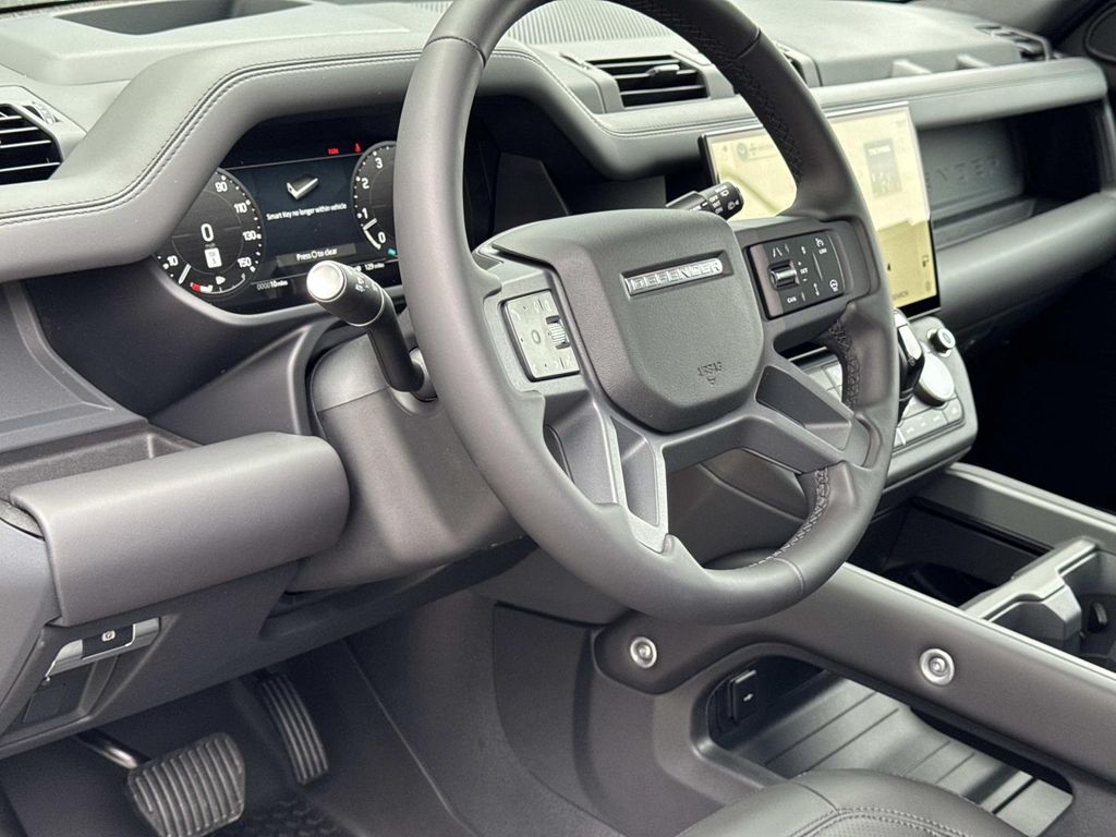 New 2026 Black Land Rover X-Dynamic SE image 21