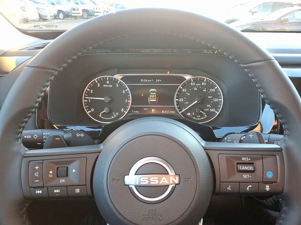 2025 Nissan Pathfinder SV 11