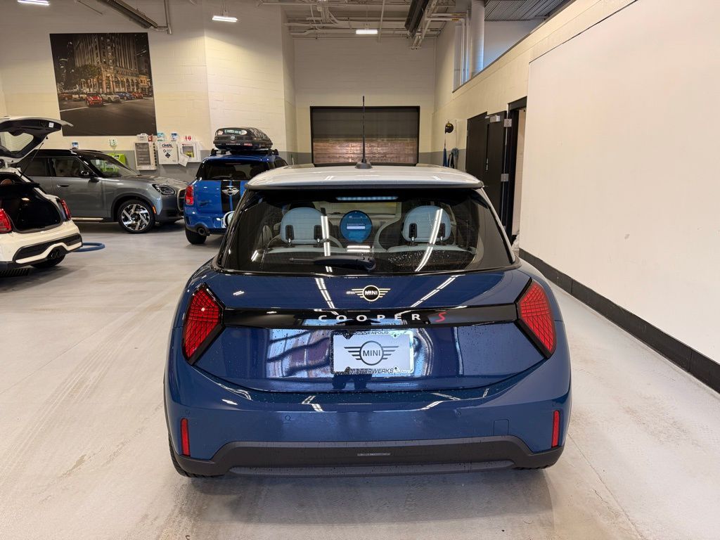 Thumbnail: 2026 MINI Cooper - 4