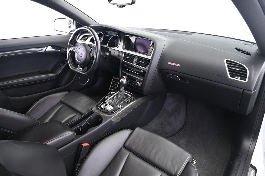 Thumbnail: 2013 Audi S5 - 19