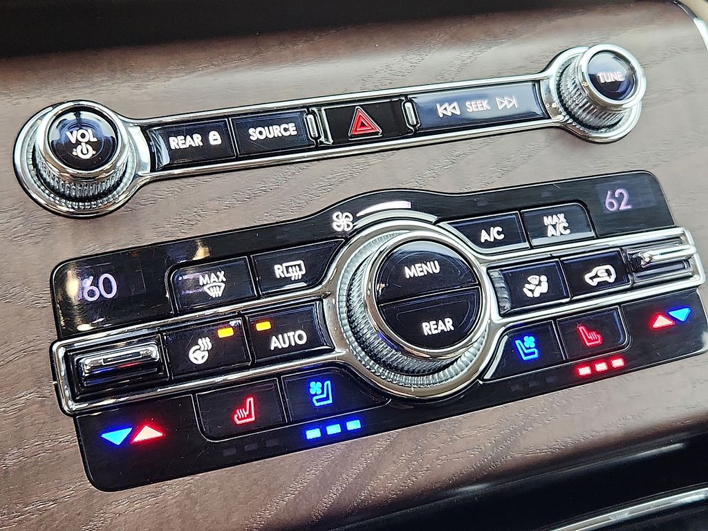 Thumbnail: 2020 Lincoln Aviator - 15