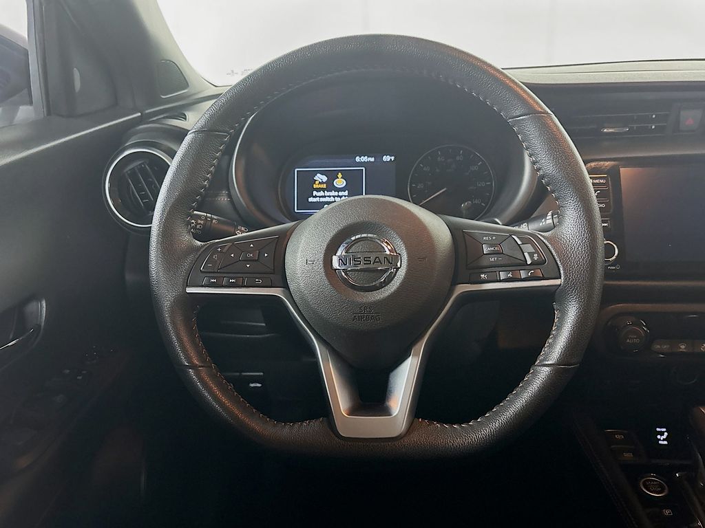 2021 Nissan Kicks SR
