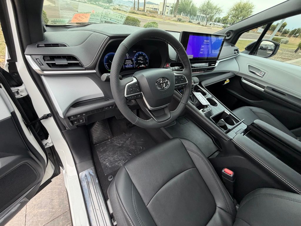 Thumbnail: 2026 Toyota Sienna - 9