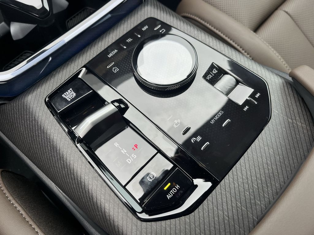 Thumbnail: 2026 BMW X3 - 16