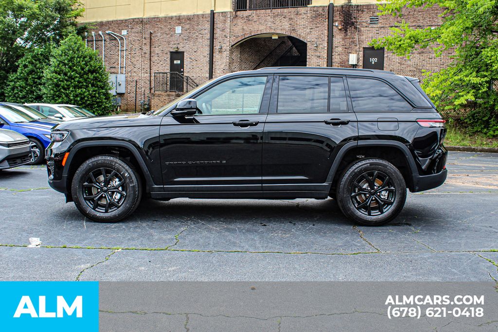 Used 2025 Black Jeep Altitude image 7