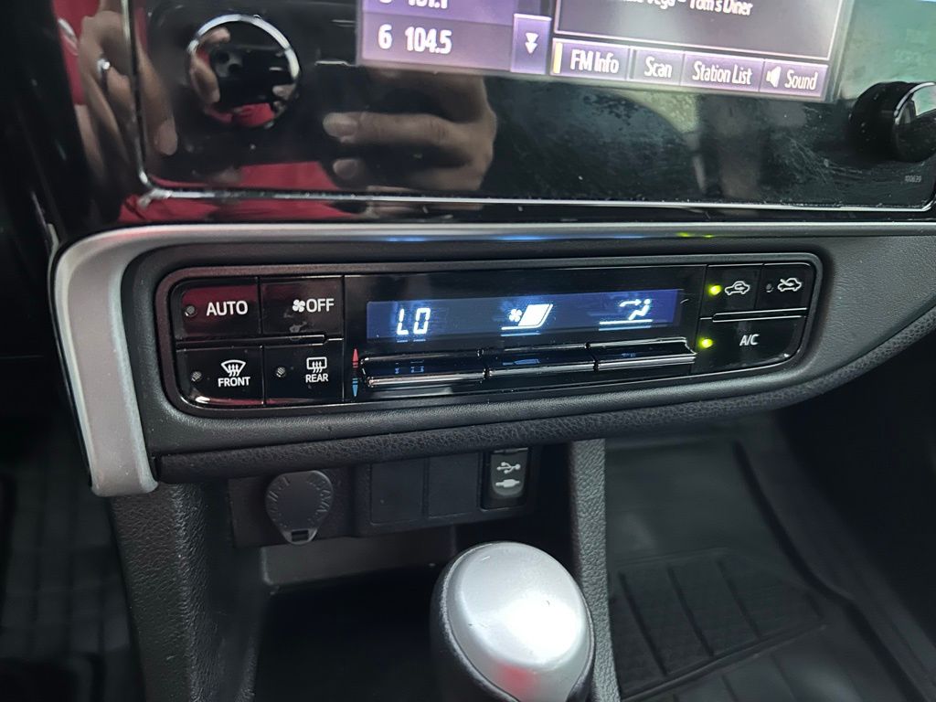 Thumbnail: 2018 Toyota Corolla - 26