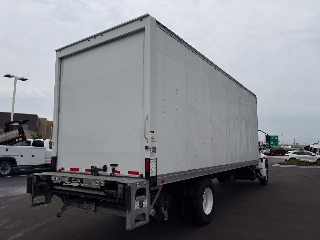 Used 2022 White International MV607 image 5
