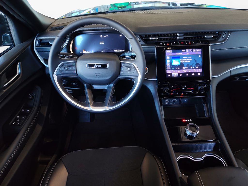 New Car 2025 Jeep Grand Cherokee  Laredo For Sale Under $40,000 In Austin, Texas