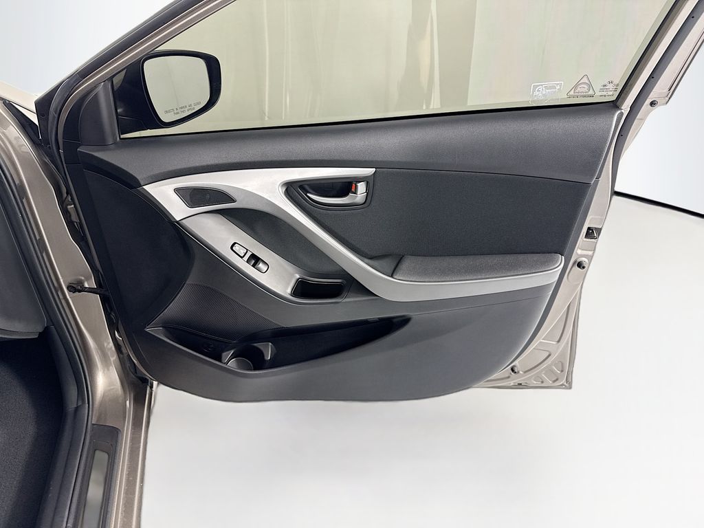 Thumbnail: 2015 Hyundai Elantra - 25