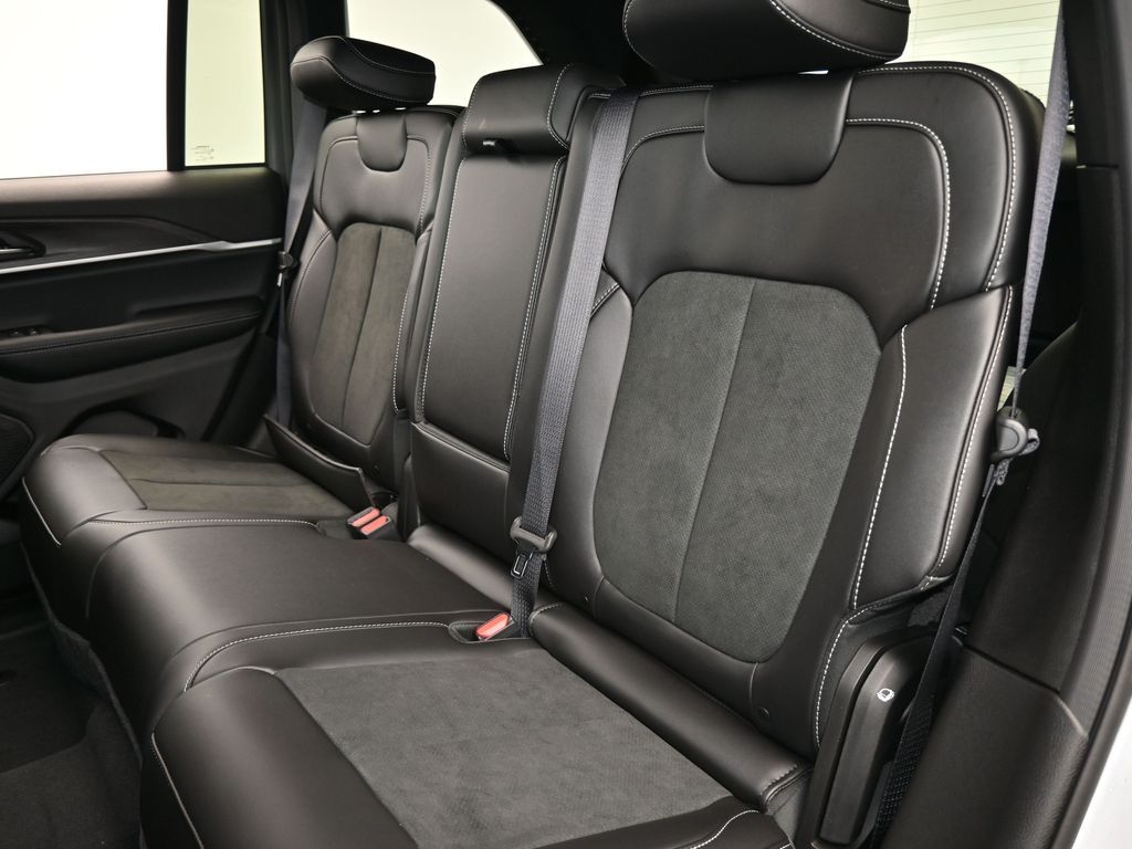 New 2026 Silver Zynith Jeep Laredo image 26