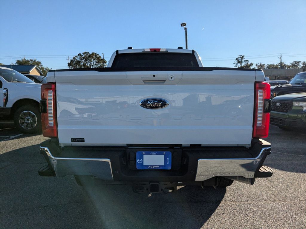 2026 Ford F-350 Super Duty LARIAT