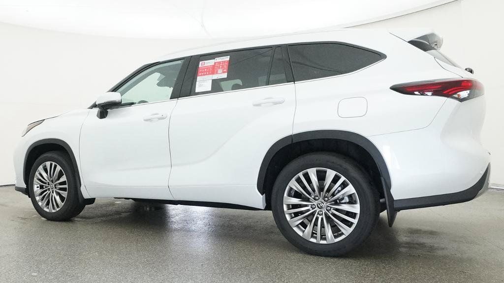 Thumbnail: 2026 Toyota Highlander - 30