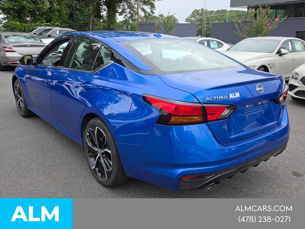 Used 2025 Blue Nissan 2.5 SR image 4