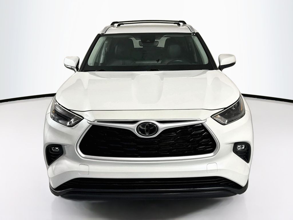 Thumbnail: 2023 Toyota Highlander - 2