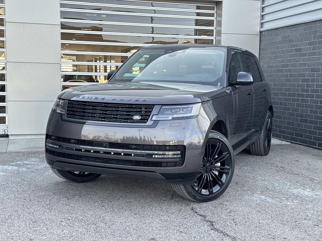 2026 Land Rover Range Rover P530 SE LWB AWD