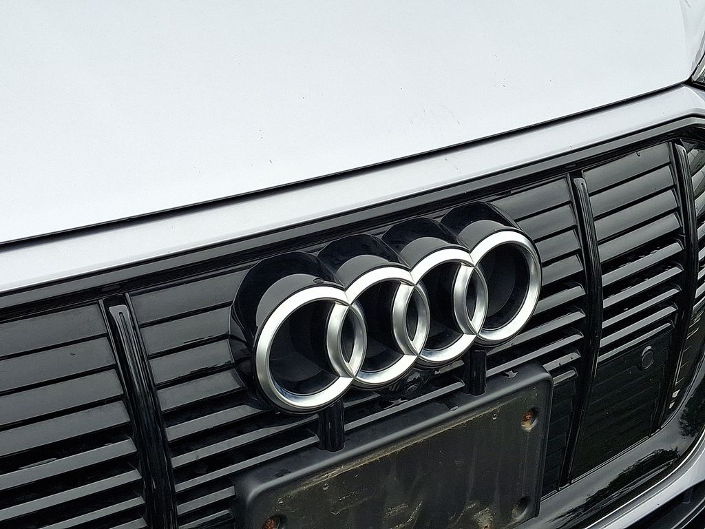 Thumbnail: 2022 Audi e-tron - 4