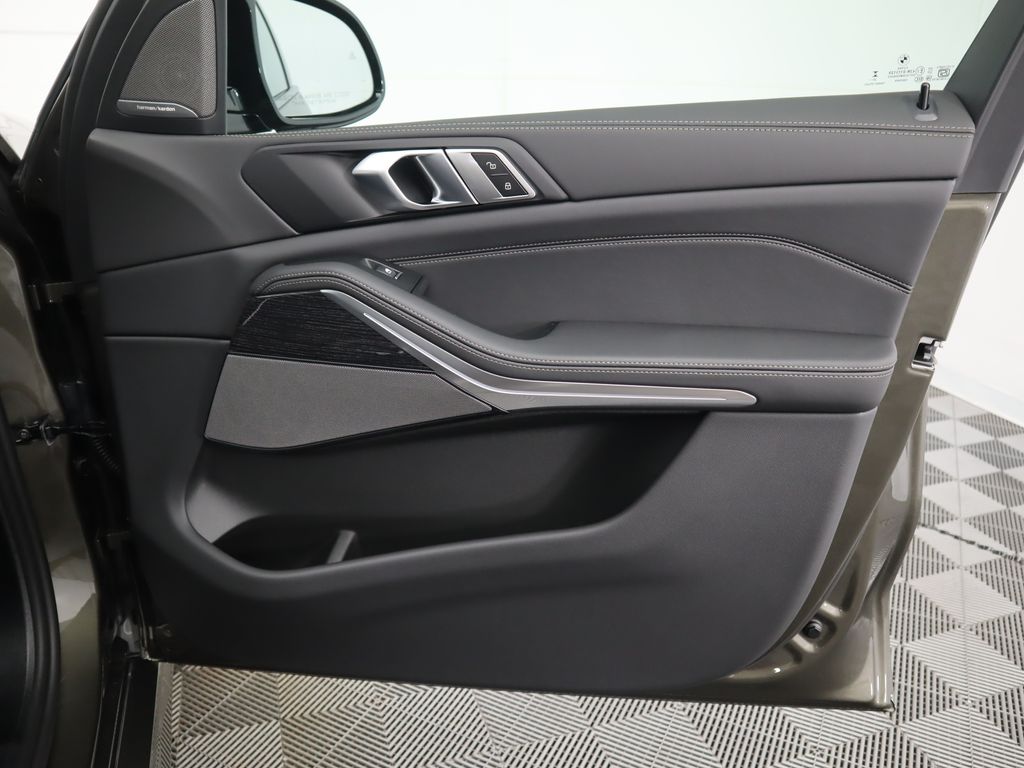 Thumbnail: 2026 BMW X5 - 26