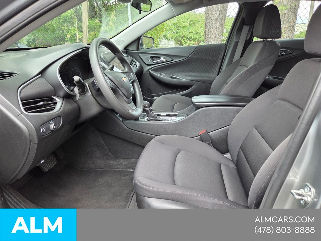 Used 2024 Gray Chevrolet LT image 4