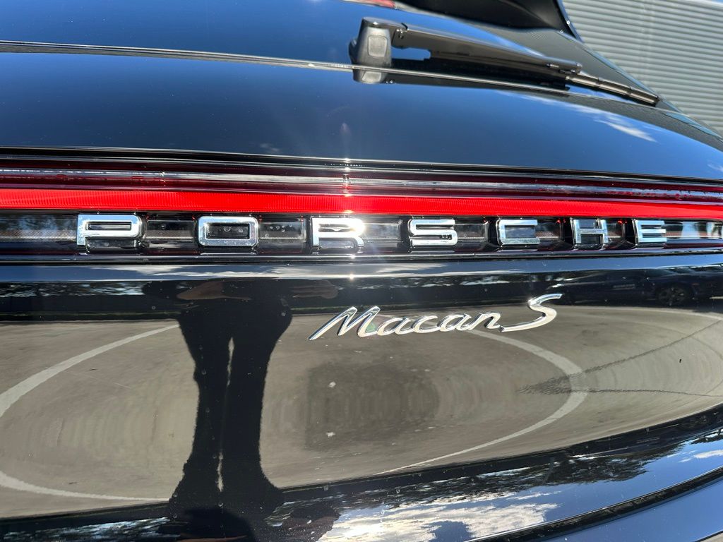 Thumbnail: 2026 Porsche Macan - 14