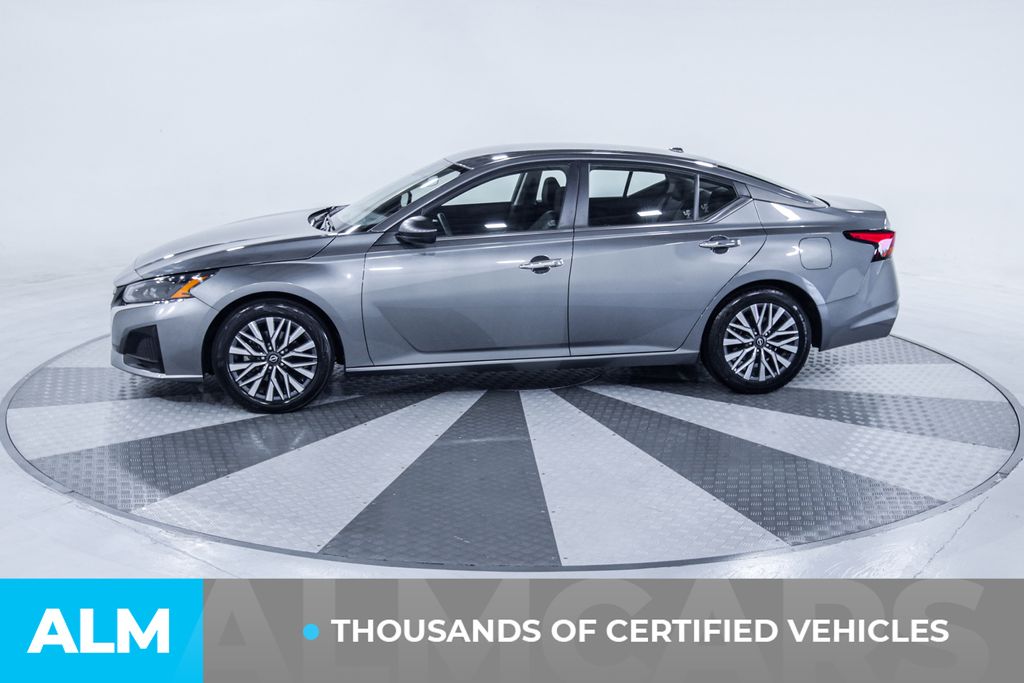 Used 2024 Gray Nissan 2.5 SV image 4