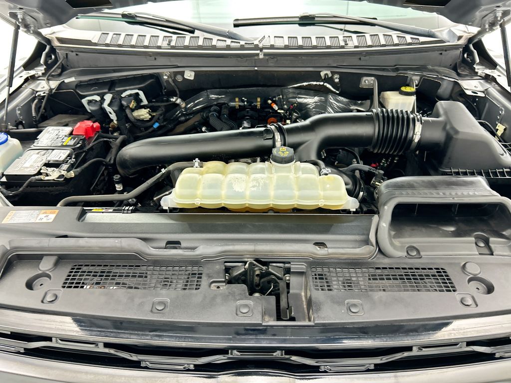 Thumbnail: 2022 Ford Expedition - 28