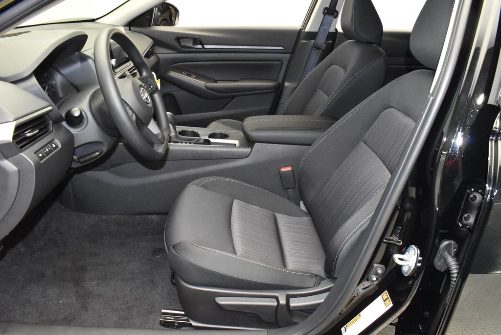 Thumbnail: 2025 Nissan Altima - 12