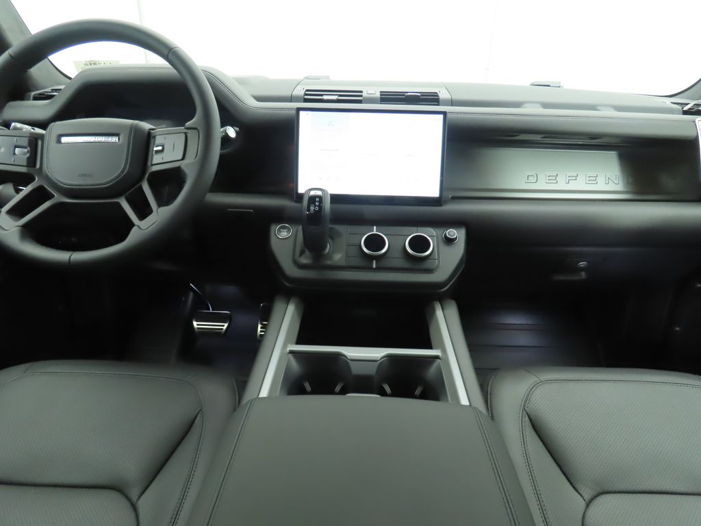 2025 Land Rover Defender 130 14