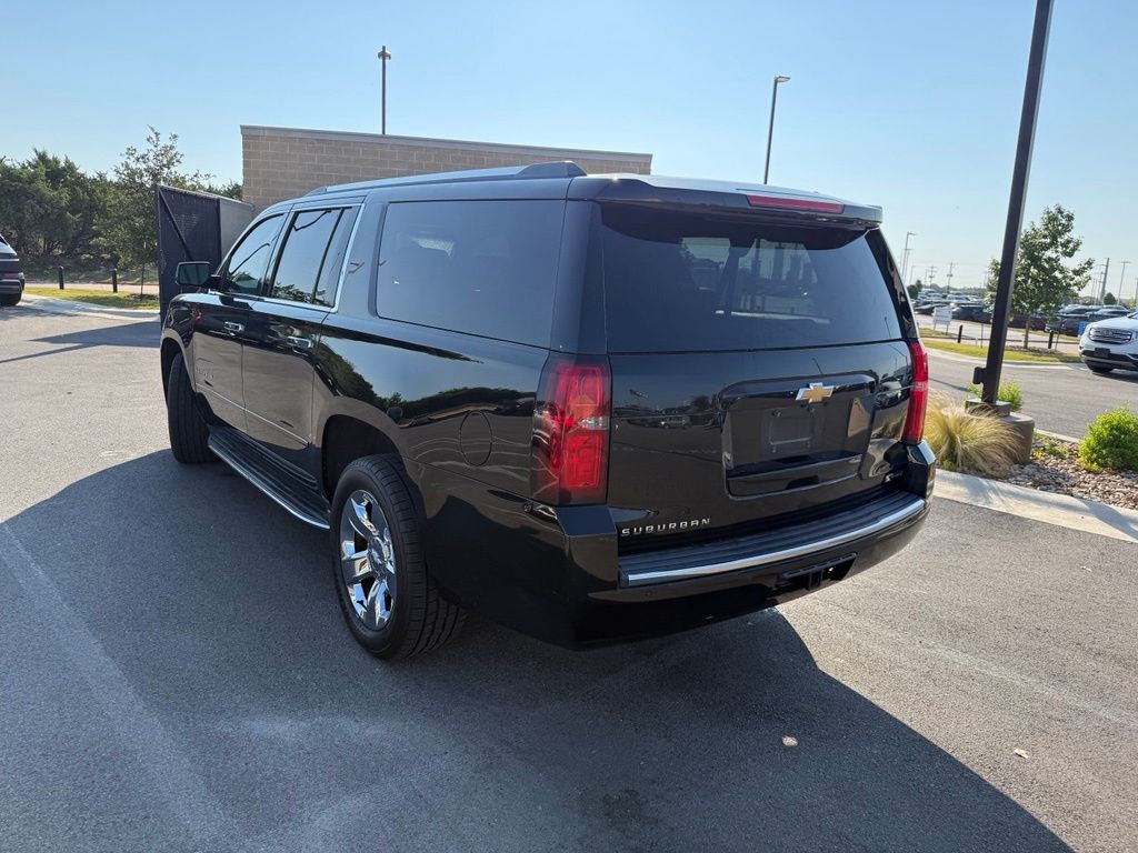 Thumbnail: 2017 Chevrolet Suburban - 6