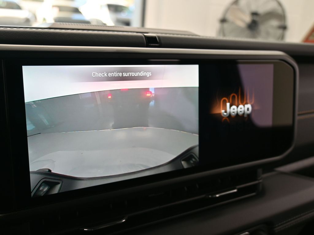 Used 2025 Black Clearcoat Jeep High Tide image 12