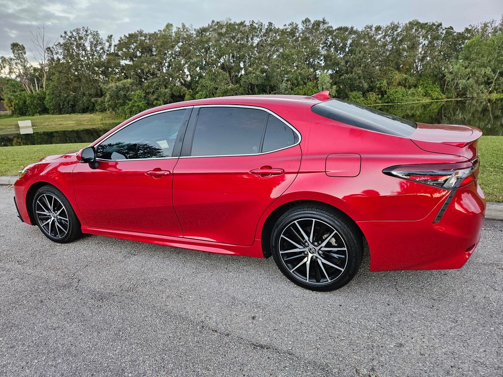 2023 Toyota Camry SE 3