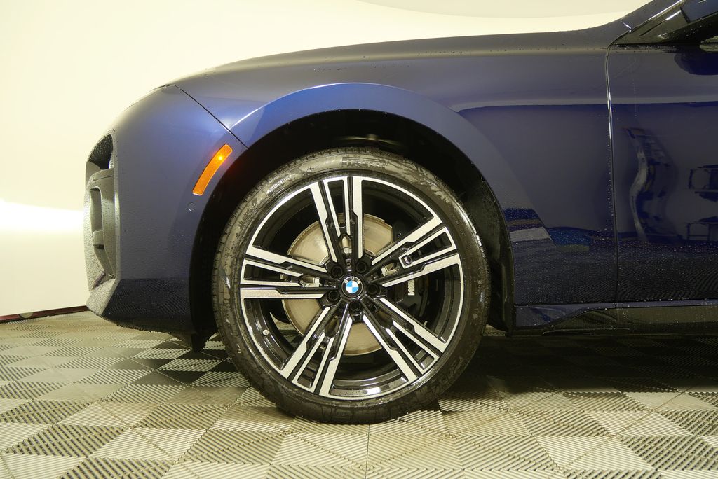 Thumbnail: 2026 BMW 7 Series - 7