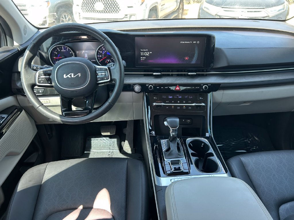 Used 2023 Kia Carnival Van