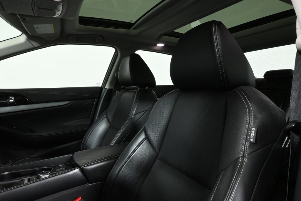 Thumbnail: 2016 Nissan Maxima - 4