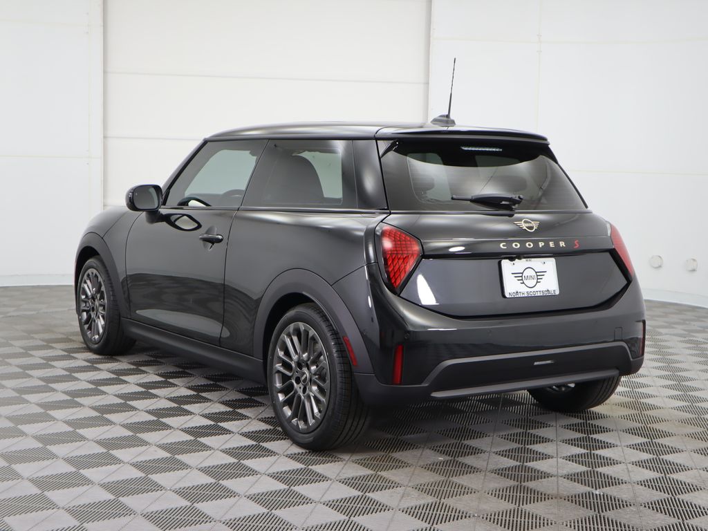 2025 MINI Cooper S 8