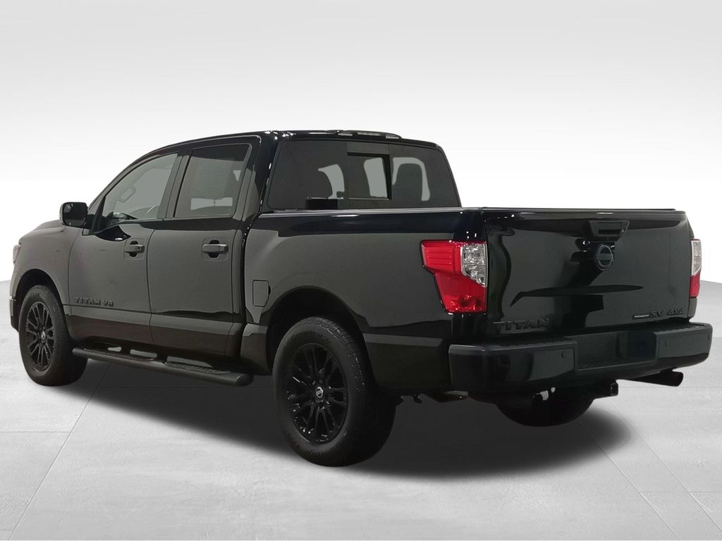 2018 Nissan TITAN SV