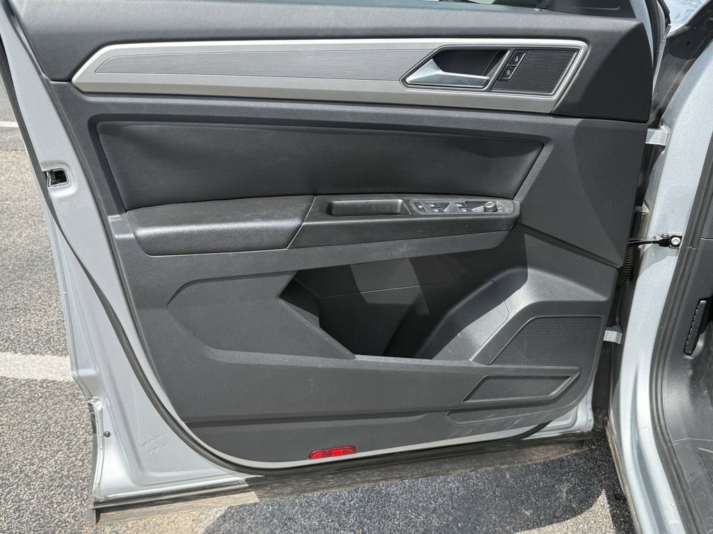 2018 Volkswagen Atlas 3.6L V6 SE Silver at Durrett Motor Company