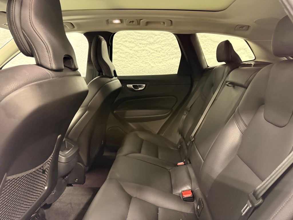 Thumbnail: 2023 Volvo XC60 - 21