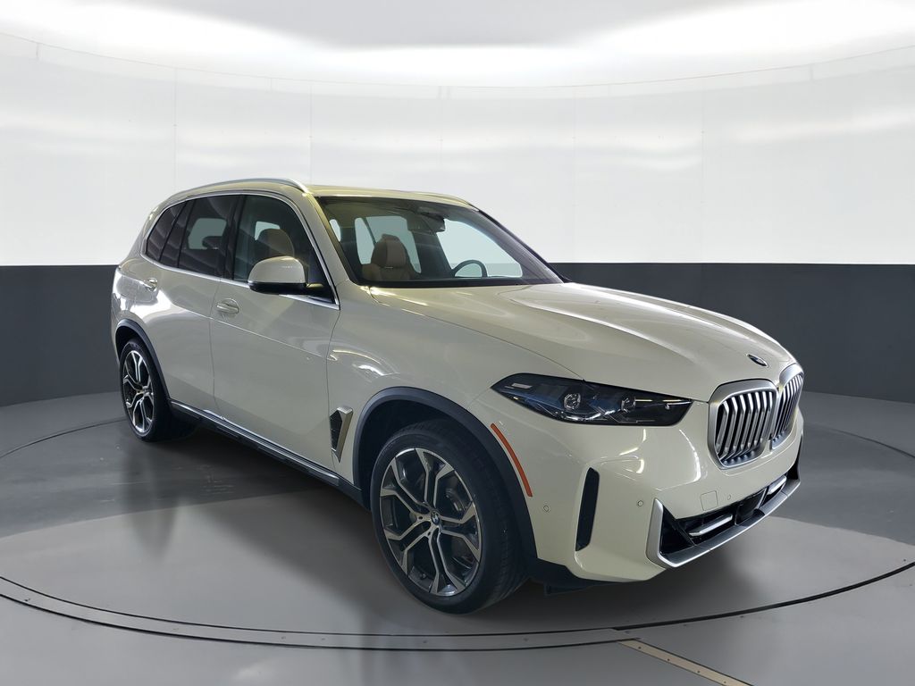 New 2026 White BMW sDrive40i image 2