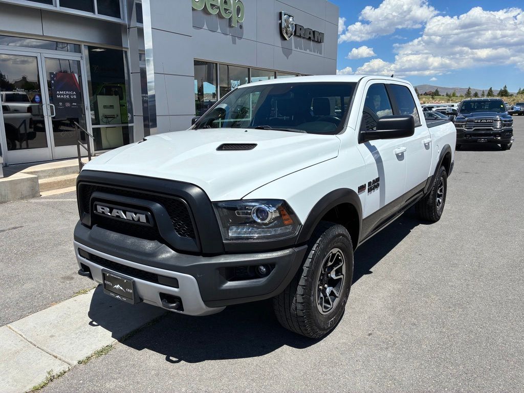 Bright White Clearcoat 2017 RAM 1500 Pickup Truck Four-Wheel Drive 8-Speed Automatic
