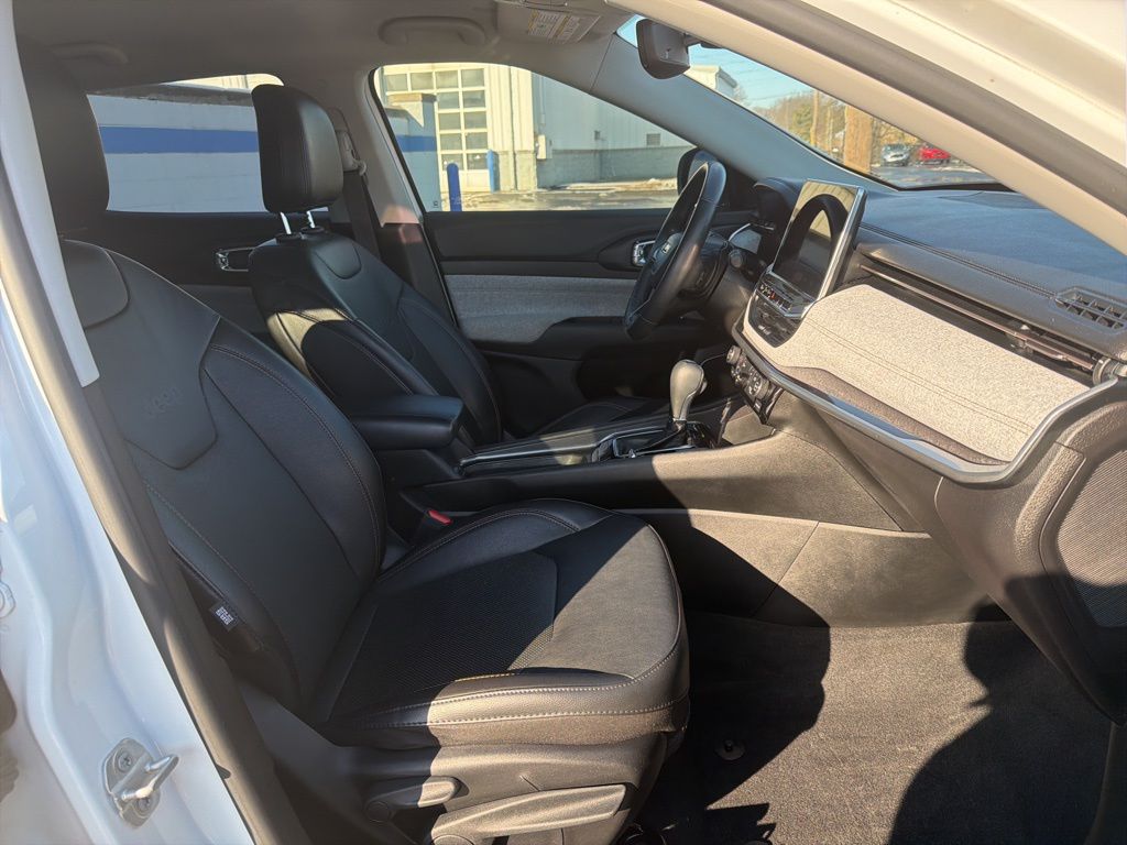 Thumbnail: 2022 Jeep Compass - 24