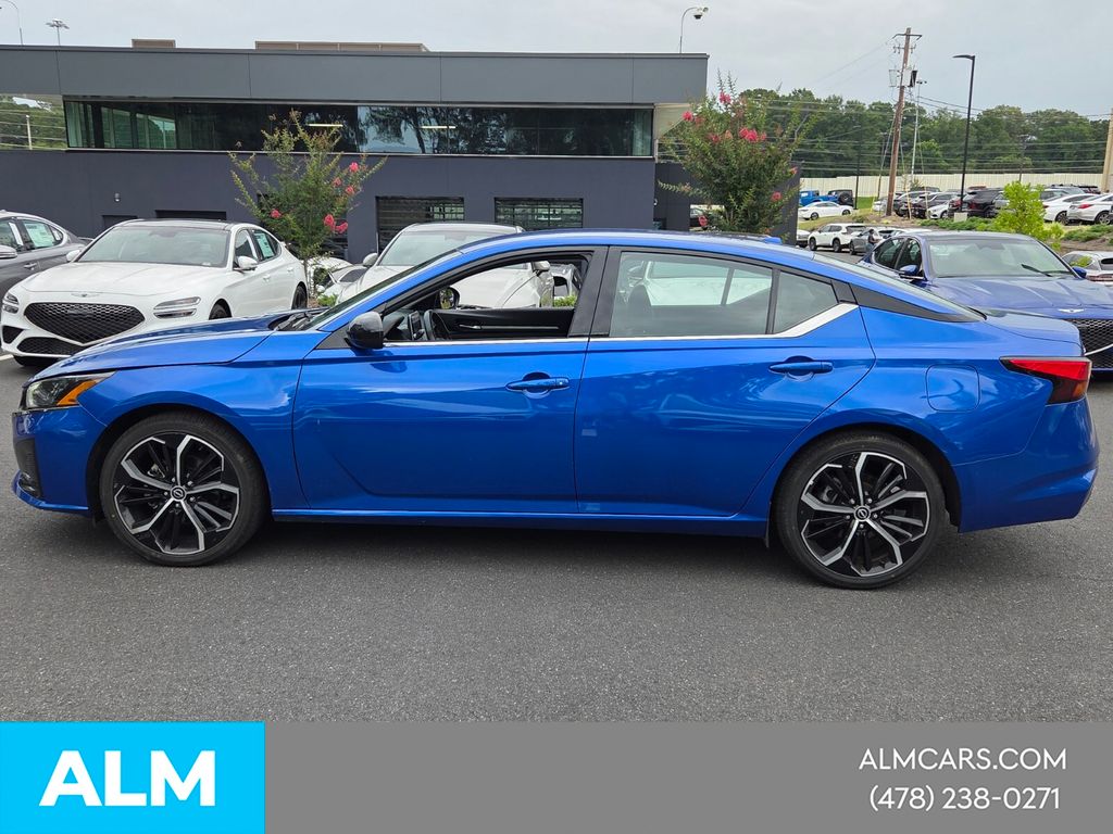 Used 2025 Blue Nissan 2.5 SR image 3