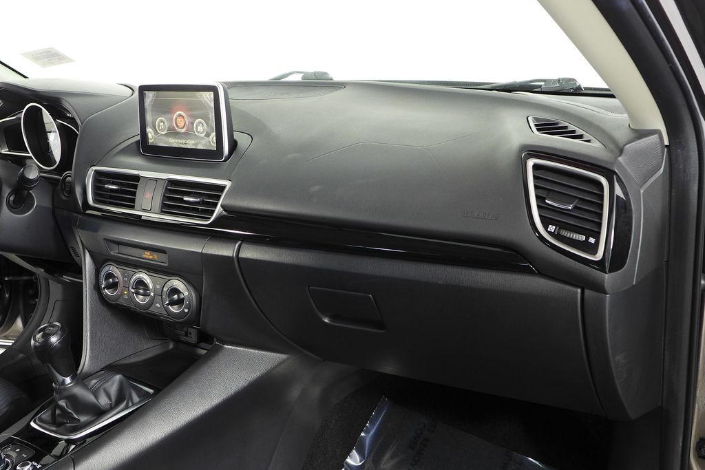 Thumbnail: 2016 Mazda Mazda3 - 14