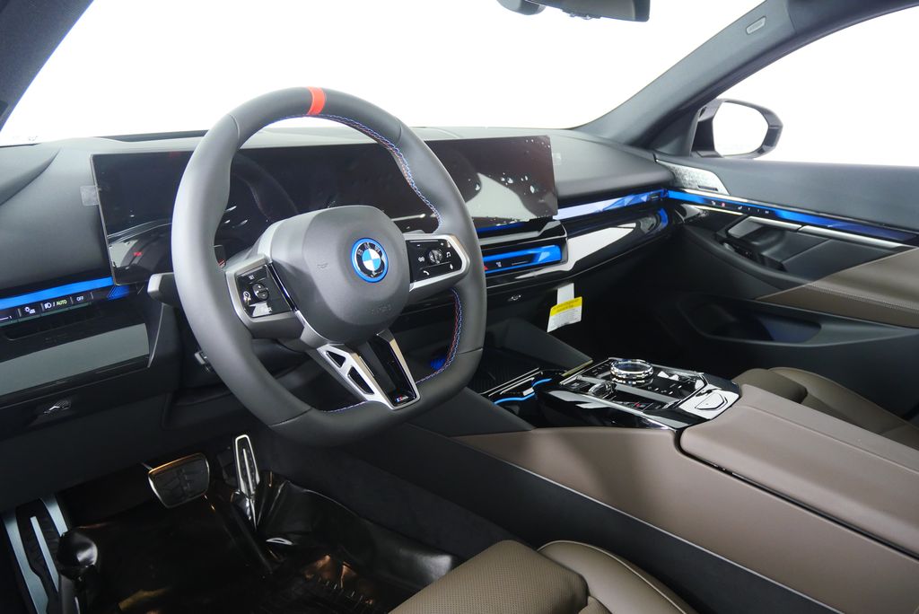 Thumbnail: 2025 BMW i5 - 13