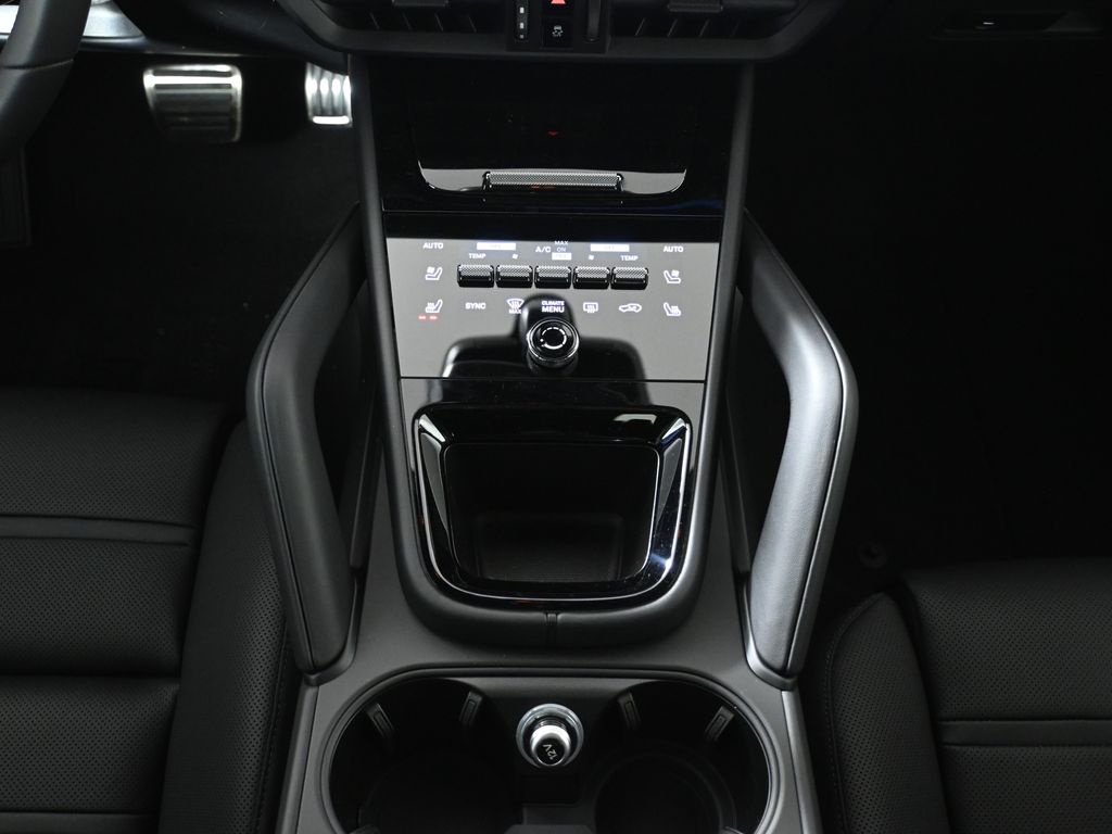 Thumbnail: 2026 Porsche Cayenne - 24