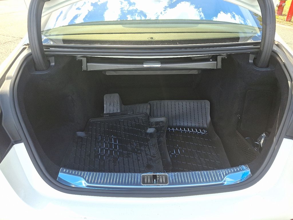 Thumbnail: 2022 Mercedes-Benz S-Class - 28